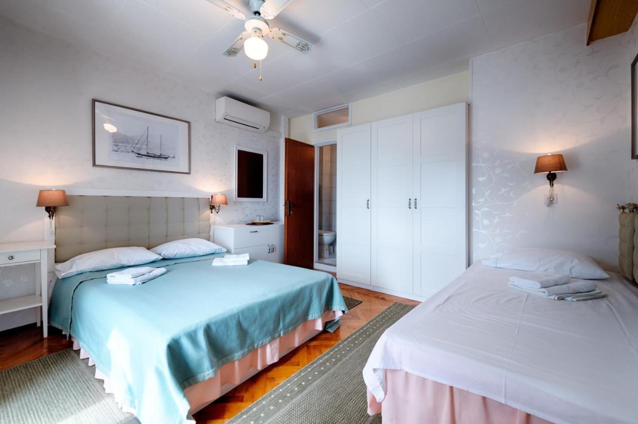 Apartments And Rooms By The Sea Komiza, Vis - 2431 Exteriér fotografie